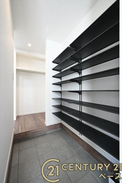 桜井市三輪 ２８号地 ／一戸建の玄関|■現地撮影写真■すっきりとした明るい玄関が家族やお客様を迎えてくれます！