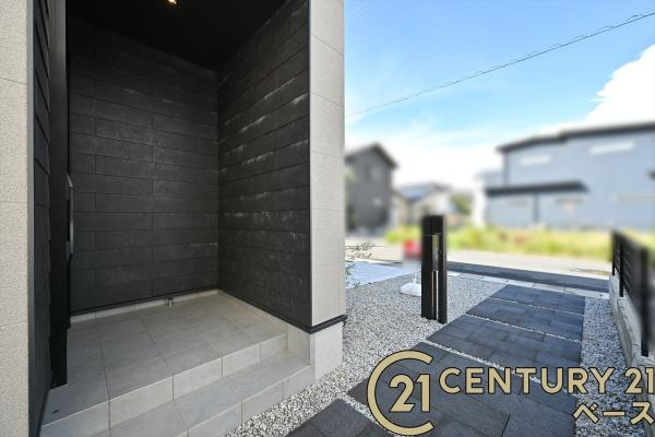 桜井市三輪 ２８号地 ／一戸建の玄関|■現地撮影写真■こちらがが外観から見た玄関となっております。