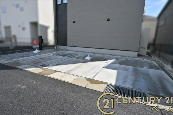 桜井市三輪 ２８号地 ／一戸建の駐車場|■現地撮影写真■駐車スペース２台分完備！