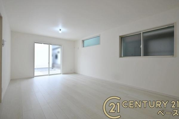 リーブルガーデン指柳町 ５号棟 ／新築一戸建の居間・リビング|■ペアガラス使用で結露の心配もありません！■