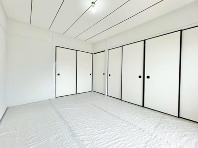 【和室】 | 津久野台ファミリーマンション | 室内にいても、たっぷりの陽光と爽やかな風を感じて頂ける、開放感あふれる居室です。