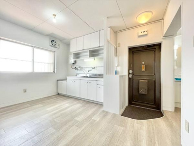 【居間・リビング】 | 津久野台ファミリーマンション | ご家族の対話を重視したリビング！『ただいま！』『おかえり！』の声がいつも聞こえて安心です♪ 