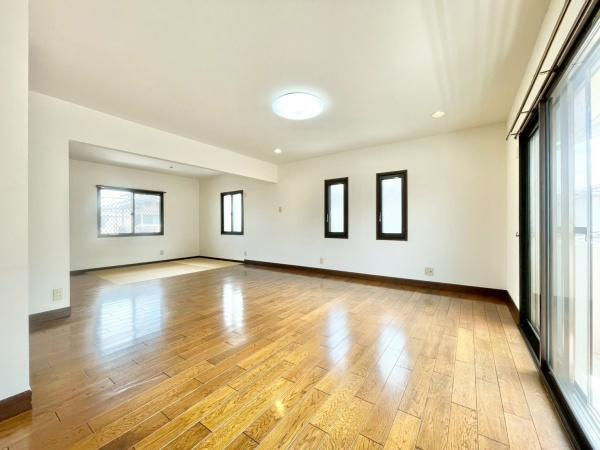 【洋室】 | 本を読んだり趣味の時間を楽しんだり家の中でひとり静かになれる空間