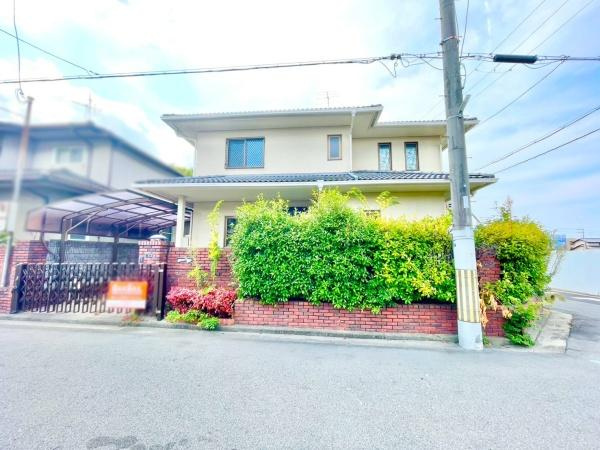 【前面道路含む現地写真】 | 周辺には、コンビニやスーパーなどの生活に便利な施設が揃っております♪