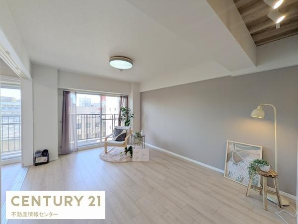 【居間・リビング】 | ユニハイム市岡２ | 陽当りの良いリビングダイニングキッチンです！