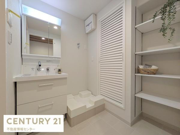 【独立洗面台】 | ユニハイム市岡２ | 収納豊富で広々とした洗面所！