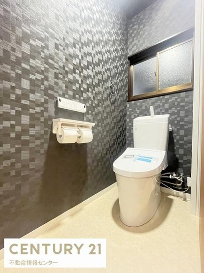 【トイレ】 | 鶴町1丁目中古戸建 | 1階2階にお手洗いがございます