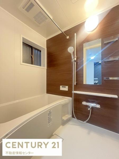 【浴室】 | 鶴町1丁目中古戸建 | ユニットバス新調！オートバスです