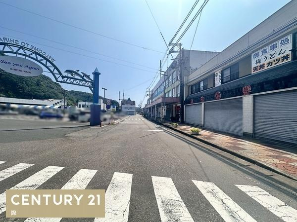 白浜町堅田　土地の前面道路含む現地写真