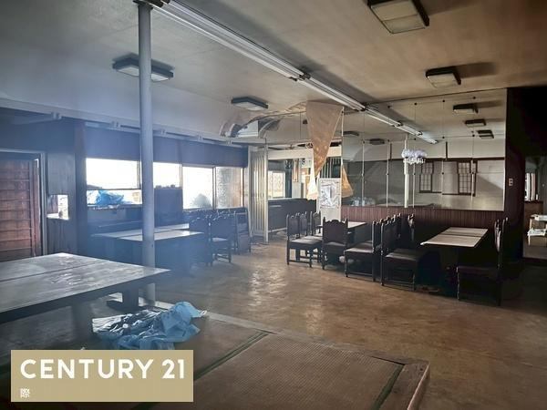 白浜町堅田　店舗付き住宅の内装