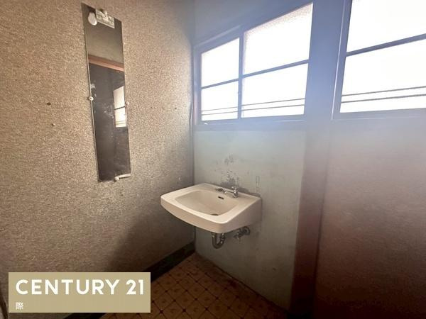 白浜町堅田　店舗付き住宅の独立洗面台