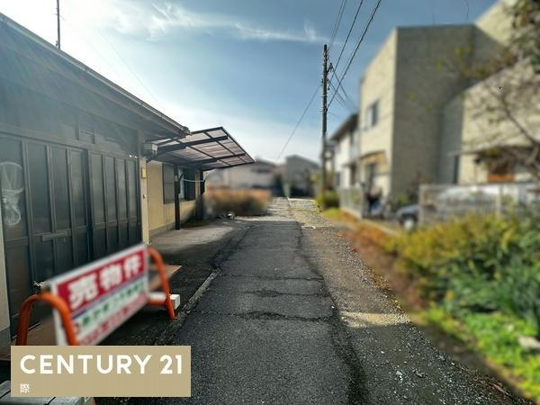 和歌山市西高松2丁目　中古戸建の前面道路含む現地写真