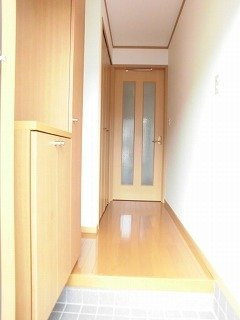 モデルン・ロイテ　Ａ棟の玄関