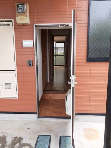 ハウスパピュラァのエントランス