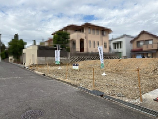 【前面道路含む現地写真】 | 庭代台４丁　売土地　全２区画 | 自由設計可能ですので　家族の希望が詰まったマイホームを建築出来ますね！