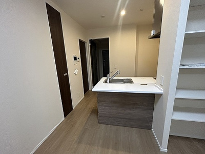 【居間・リビング】 | エイルマンション水道町２ | カウンターキッチン