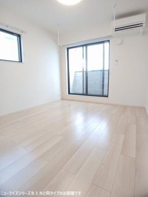 【居間・リビング】 | エル・アヴェニール | こちらの居間で趣味の時間をお楽しみください