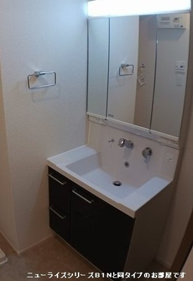 【洗面所】 | エル・アヴェニール | 明るい洗面所です