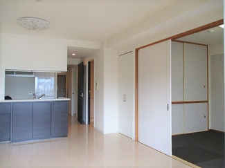 【居間・リビング】 | サーパス新町一丁目 | リビングダイニング※前回募集時の写真２０２１年９月撮影