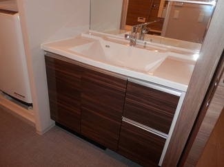 【洗面所】 | サーパスシティ平成マークテラス | 広い洗面スペース