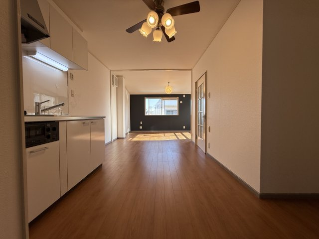 パープルコーポの居間・リビング