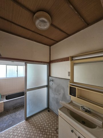 下中山戸建ての独立洗面台