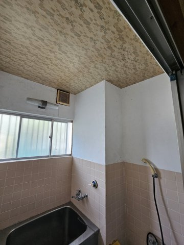 下中山戸建ての浴室