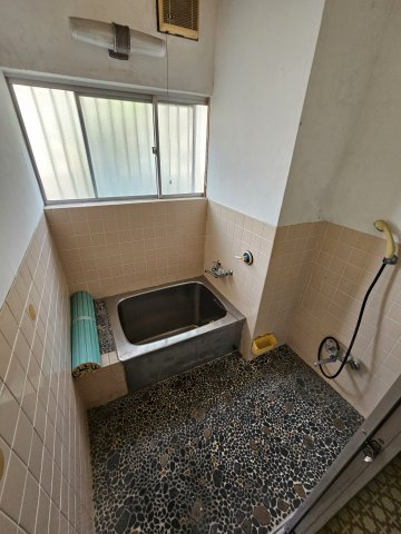 下中山戸建ての浴室