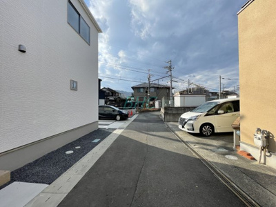 【前面道路含む現地写真】 | 本丸町1期1区画1号地