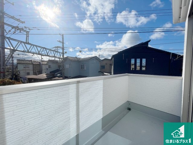 大津市本丸町　第1期　新築一戸建てのバルコニー|日当たりのよいバルコニー！お部屋が開放的に！
