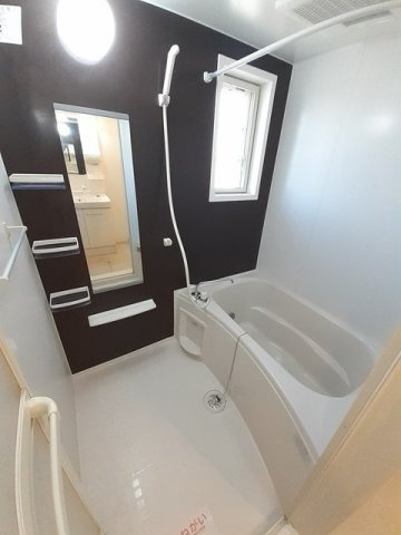 グリーンハイツ鷹取Ⅲの浴室|追い焚き・浴室乾燥機付きのお風呂です♪