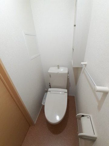 グリーンハイツ鷹取Ⅲのトイレ|嬉しい温水洗浄便座付き♪