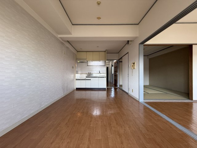 スカイハイツ緑地の居間・リビング