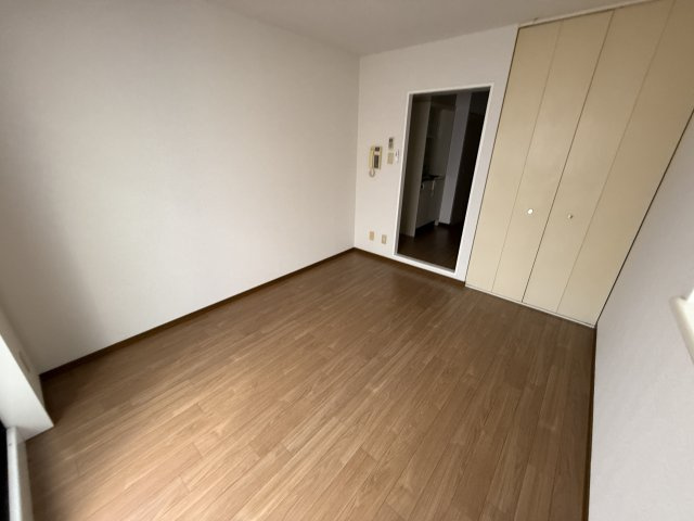 クレアコート曽根の洋室