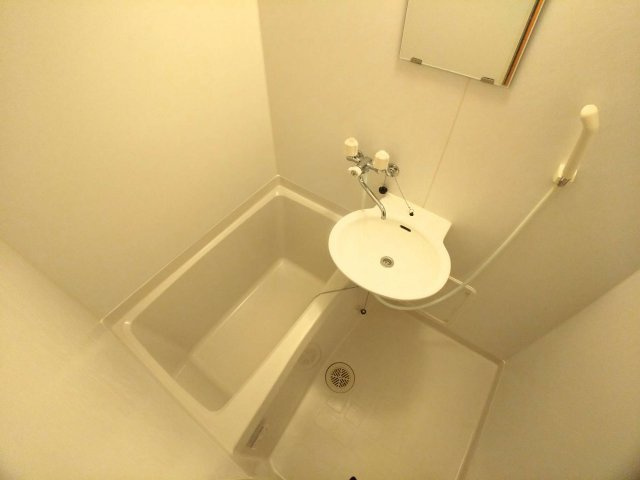 レオパレスいしかわの寝室|快適なバスルーム