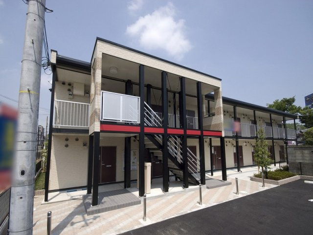 レオパレス外環富田林Ⅱの外観