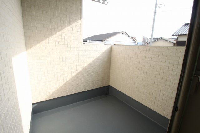 旭天神町　新築戸建　③　【内覧可能】のバルコニー|2Ｆ　南の部屋　8.5帖+WIC