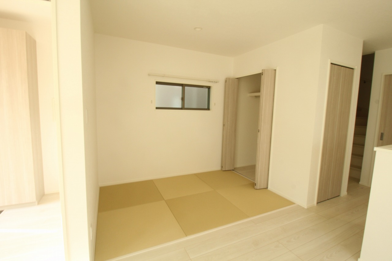 旭天神町　新築戸建　③　【内覧可能】の和室|1Ｆ　3.0帖　収納付き