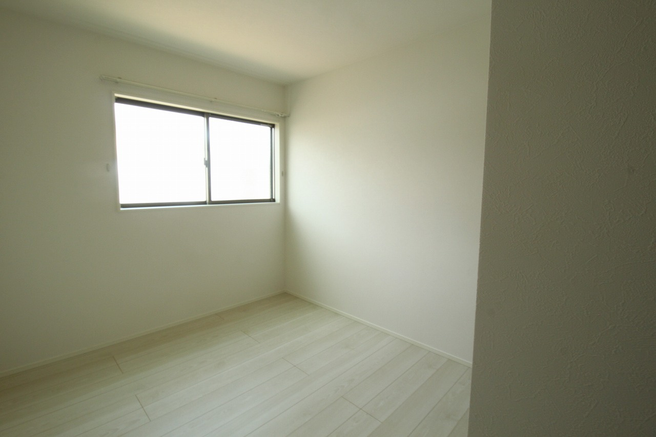 旭天神町　新築戸建　③　【内覧可能】の洋室|2Ｆ　東の部屋　5.1帖