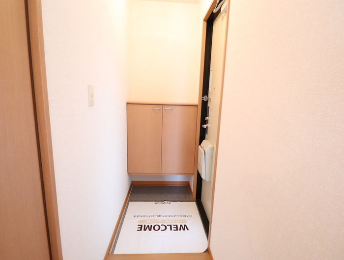 セジュールすみれ　B棟の玄関