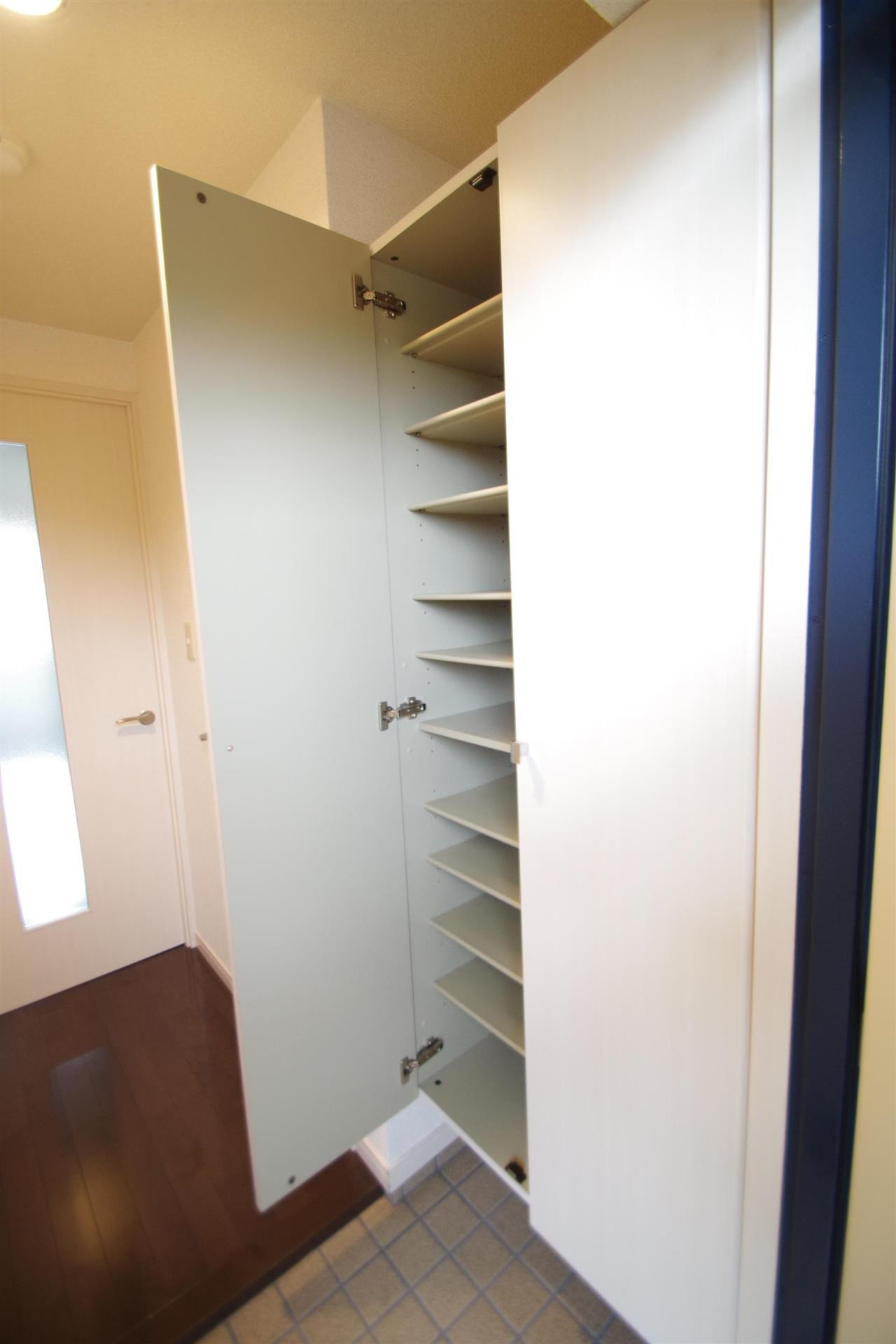 アストレア久和の玄関