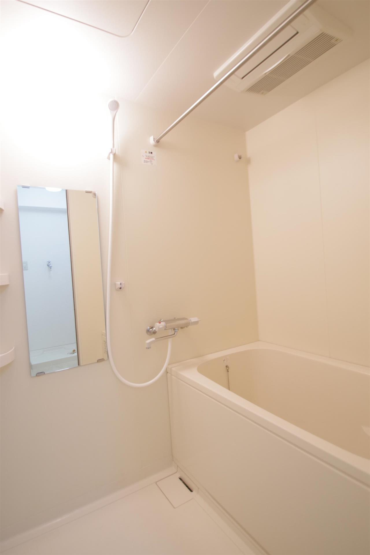 アストレア久和の浴室