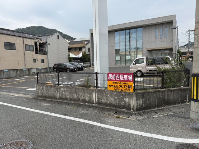 駅前西駐車場の外観
