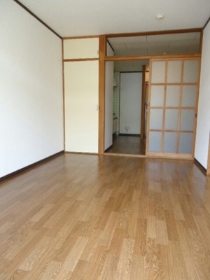 【居間・リビング】 | マルマンハイツＣ | ゆったりとしたリビングです