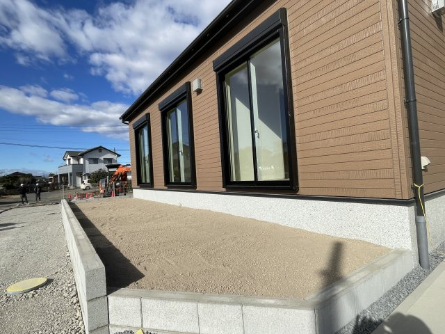 藤岡岡市下栗須第１期（全3棟１区画）2号棟の駐車場