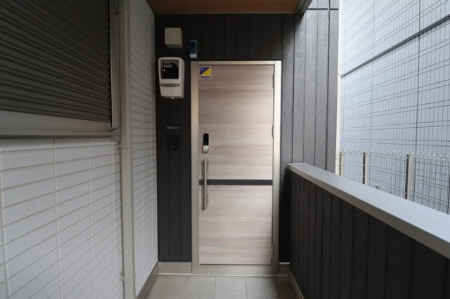 セレスティア東葛西Ⅳの玄関