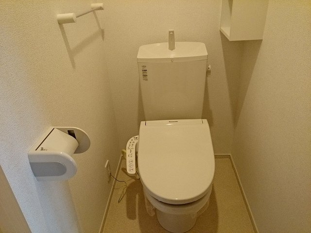 カーサ・ドルミーレⅡのトイレ|落ち着いたトイレです