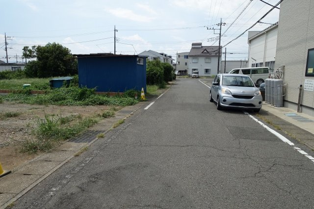 高崎市福島町　全４区画分譲地　Ａ区画の外観|北側道路を東から西方向