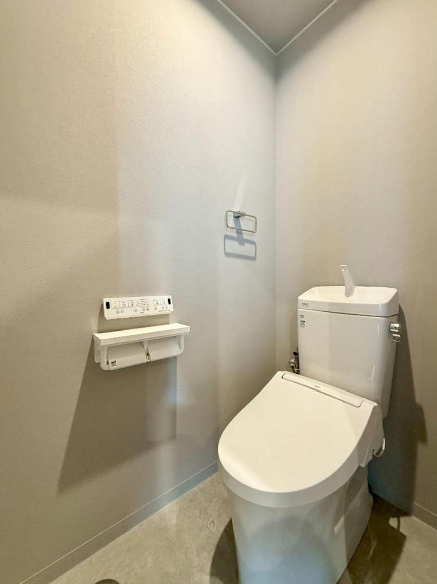 西宮市六湛寺町　1階角地路面店　事務所店舗のトイレ