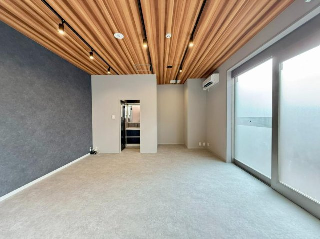 西宮市六湛寺町　1階角地路面店　事務所店舗の内装